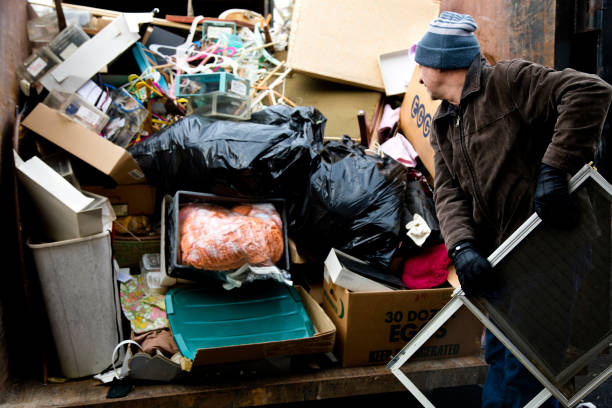 Best Garage Cleanout  in Flushing, MI